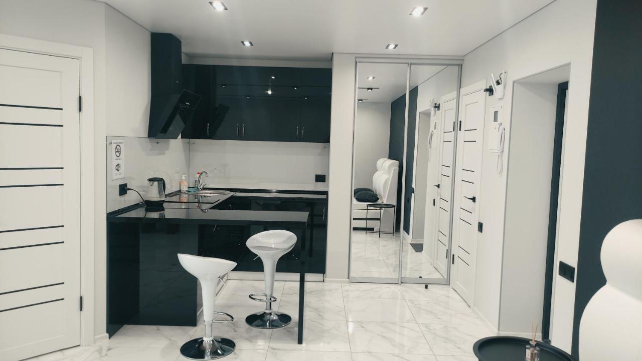 Vip Апартаменты. Центр, Проспект Мира 35 Kryvyi Rih Exterior photo